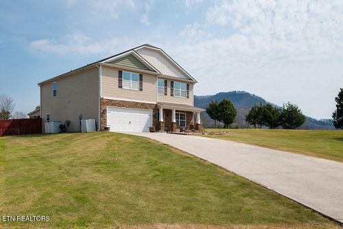 8259 Horseshoe Mesa Trl, Corryton, TN, 37721-4331 | Card Image