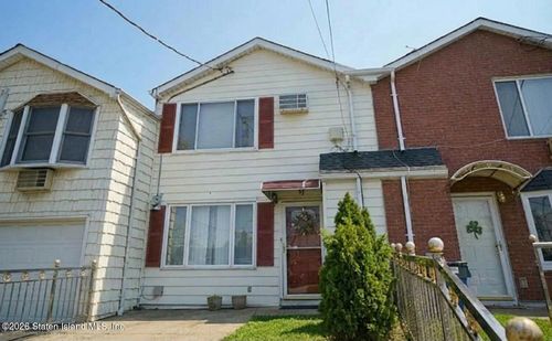 11 Mccormick Pl, Staten Island, NY, 10305-2509 | Card Image