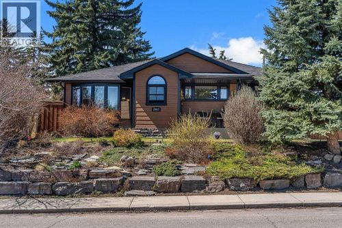 2007 Glenwood Dr Sw, Calgary, AB, T3E3Y7 | Card Image