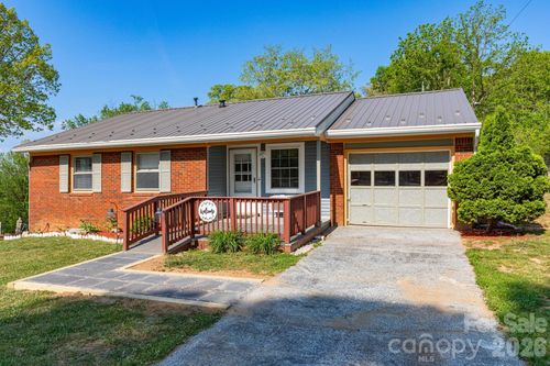 30 Compton Dr, Asheville, NC, 28806-2032 | Card Image