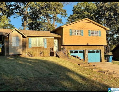 421 Englewood Dr, Fairfield, AL, 35064-2414 | Card Image