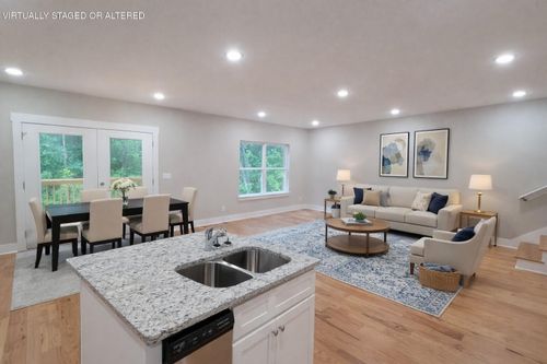 8476 Old Cleveland Pike, Ooltewah, TN, 37363-7010 | Card Image