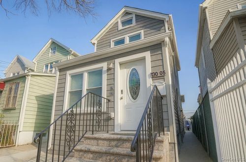 130-05 135th Pl, Jamaica, NY, 11420-3541 | Card Image
