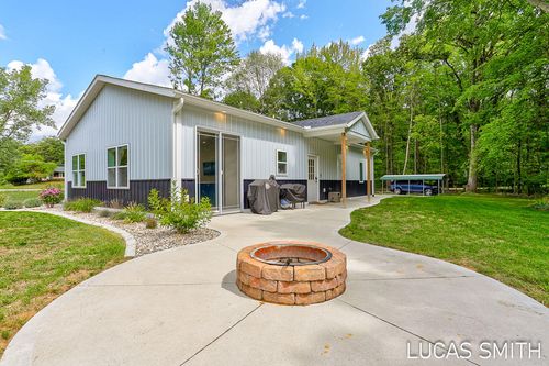 10802 Buchanan St, Grand Haven, MI, 49417-8776 | Card Image