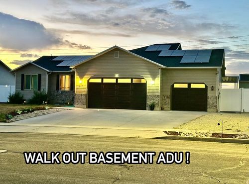 647 E 980 N, Tooele, UT, 84074-9833 | Card Image