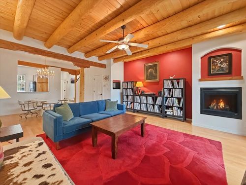 apt-200-601 W San Mateo Rd, Santa Fe, NM, 87505-2902 | Card Image