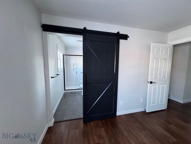 Primary Bedroom Bathroom | Image 28