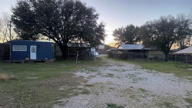 304 Little School Rd, House other with 3 bedrooms, 2 bathrooms and null parking in Kennedale TX | Image 5