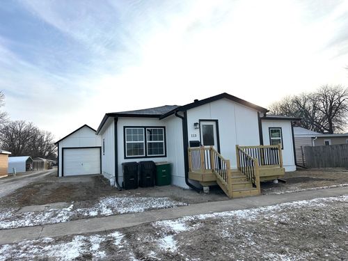 113 S 3rd St, Winterset, IA, 50273-1911 | Card Image