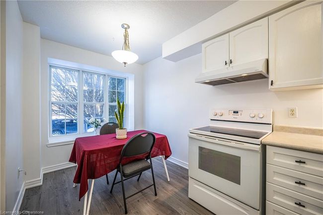 608 Brandenburg Blvd, House other with 3 bedrooms, 2 bathrooms and 2 parking in Waterloo ON | Image 8