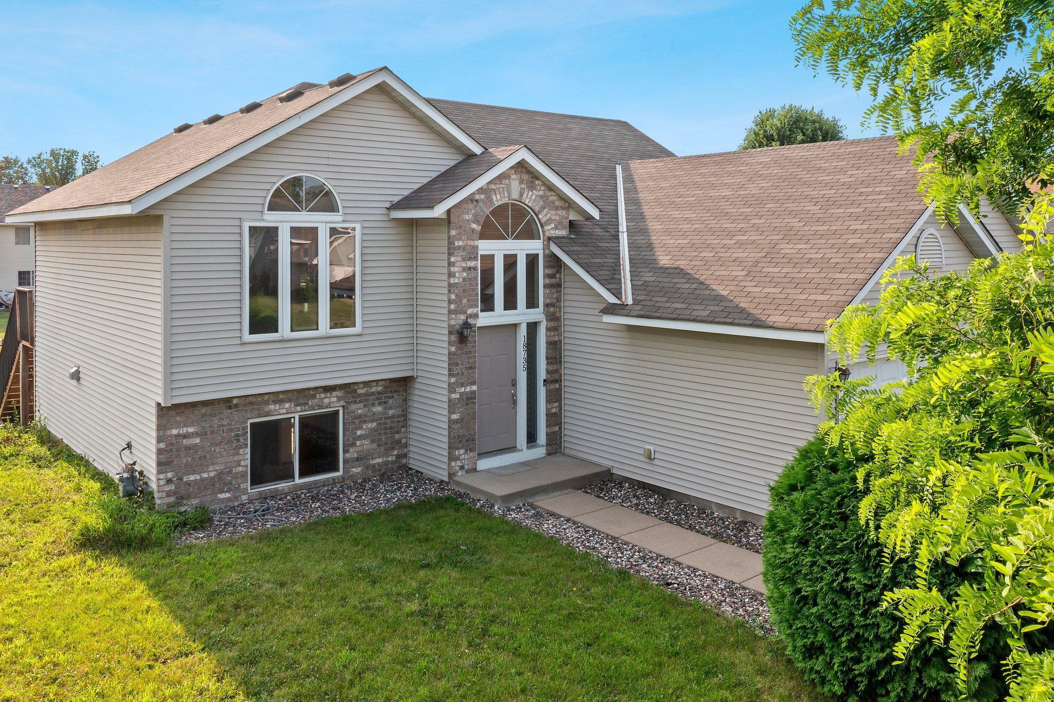 Dylan Dr, Farmington, MN 55024