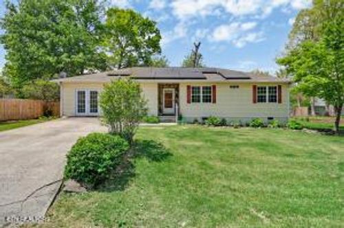 15 Rena Cir, Crossville, TN, 38572-6413 | Card Image