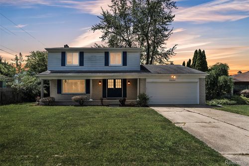 28595 San Carlos St, Southfield, MI, 48076-2333 | Card Image