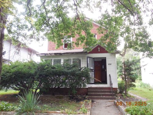 640 Kentucky St, Gary, IN, 46402-2615 | Card Image