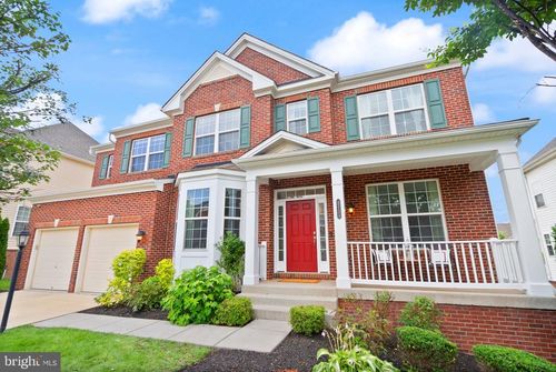 42108 Autumn Rain Cir, BRAMBLETON, VA, 20148-8096 | Card Image