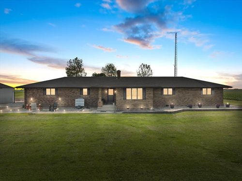 19703 N 2900 East Rd, Saunemin, IL, 61769-6077 | Card Image