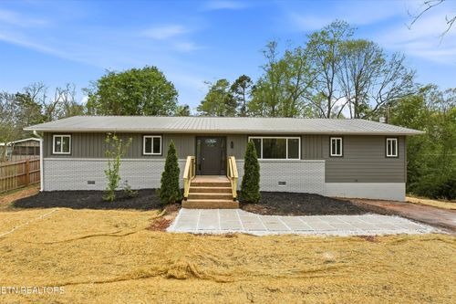 1717 Polkwright Ln, Knoxville, TN, 37919-8951 | Card Image