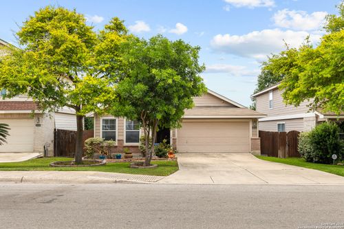 9235 Everton, San Antonio, TX, 78245-1642 | Card Image
