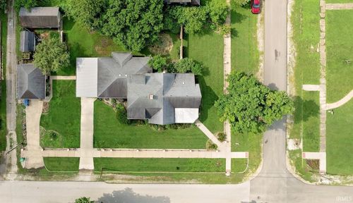 27 N Edwards St, Worthington, IN, 47471-1304 | Card Image