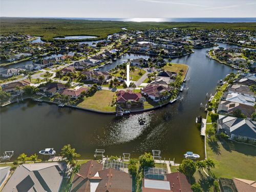 528 Marseilles Ct, Punta Gorda, FL, 33950-8029 | Card Image