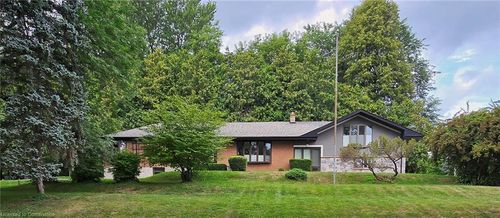 4 Sun Ave, Dundas, ON, L9H5A5 | Card Image