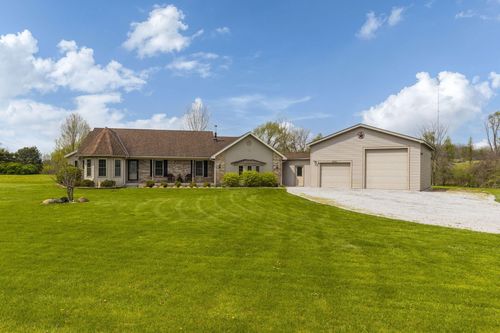 6701 Perry Rd, Centerburg, OH, 43011-8427 | Card Image