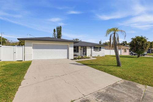 1027 27th Ave S, ST PETERSBURG, FL, 33705-3527 | Card Image