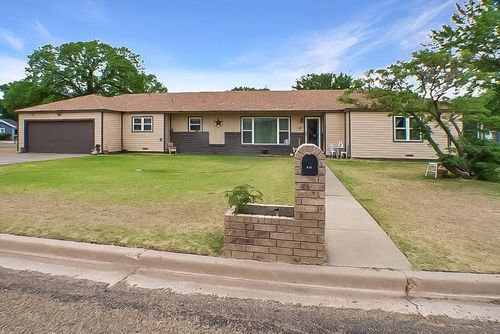 410 W 9th St, Friona, TX, 79035-1808 | Card Image