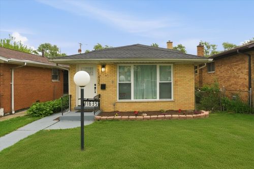 11635 S Bishop St, Chicago, IL, 60643-5022 | Card Image