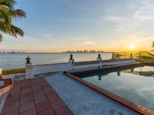 1680 S Treasure Dr, North Bay Village, FL, 33141-4129 | Card Image