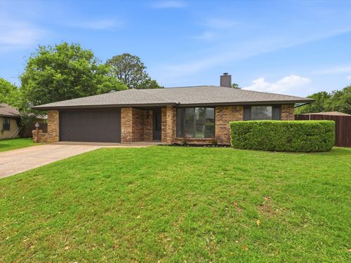 408 Christine Ct, Euless, TX, 76039-2011 | Card Image