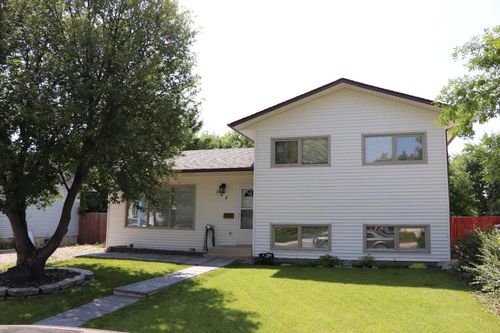 244 52 Avenue, Coalhurst, AB, T0L0V0 | Card Image