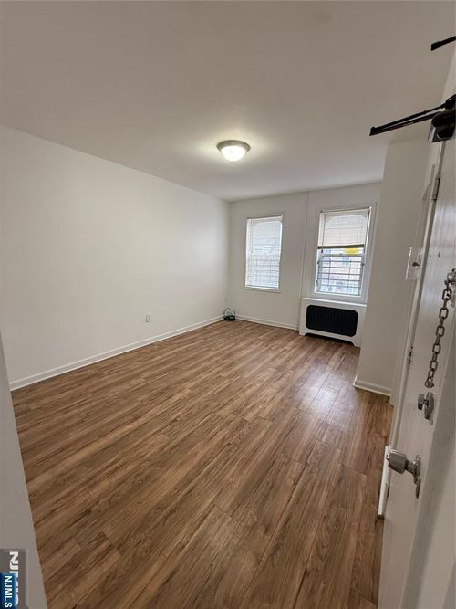 207 Westervelt Pl, Lodi, NJ, 07644-1168 | Card Image