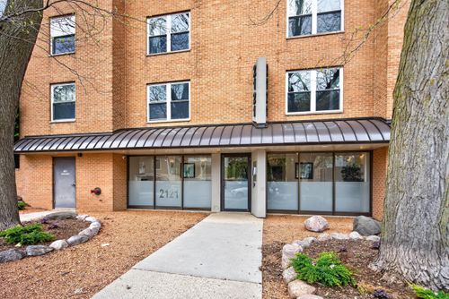 2121 N Cambridge Ave, MILWAUKEE, WI, 53202-1064 | Card Image