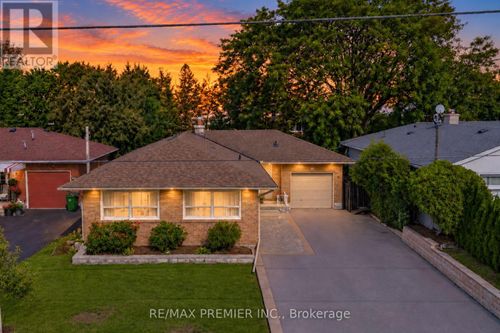 91 Wigmore Drive, Toronto (Victoria Village), ON, M4A2E9 | Card Image