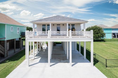 955 Wommack, Crystal Beach, TX, 77650 | Card Image
