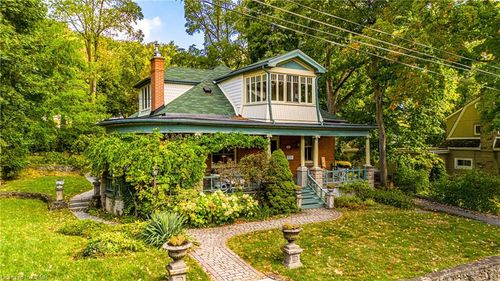 55 Cayley St, Dundas, ON, L9H2E6 | Card Image