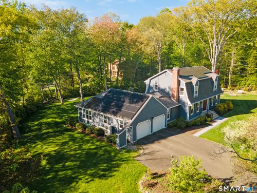 20 Whitefield Dr, Trumbull, CT, 06611-1474 | Card Image