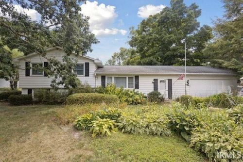 18268 Clairmont Dr, South Bend, IN, 46637-4401 | Card Image
