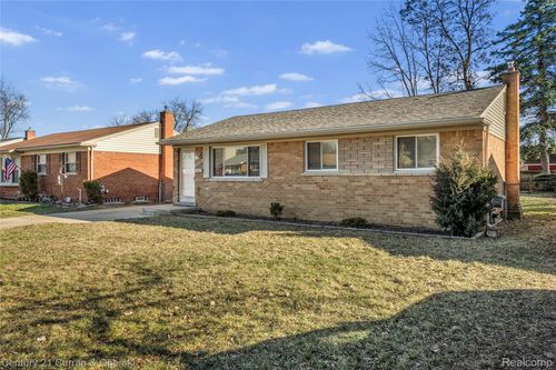 29699 Brown Ct, Garden City, MI, 48135-2309 | Card Image