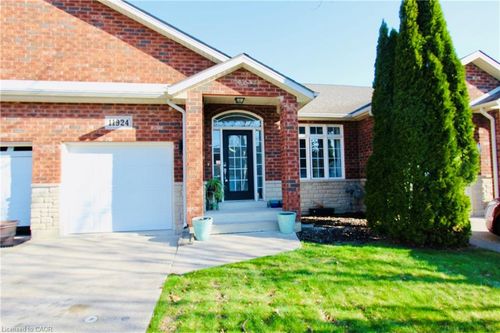 11924 Cobblestone Cres, Windsor, ON, N8P1T7 | Card Image