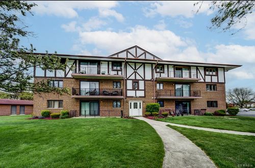 2b-11045 Theresa Cir, Palos Hills, IL, 60465-3203 | Card Image