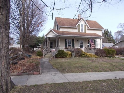 123 E Congress St, Caro, MI, 48723-1813 | Card Image
