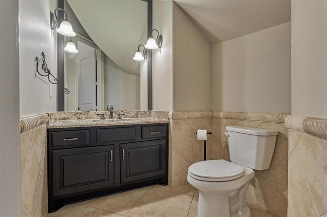 Half Bath Downstairs | Image 31