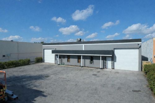 8085 Nw 98th St, Hialeah Gardens, FL, 33016-2319 | Card Image