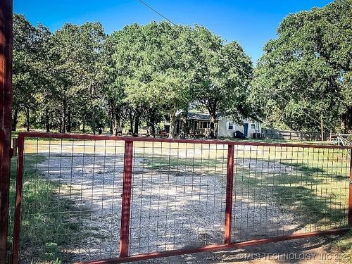 7262 Wallace Rd, Sulphur, OK, 73086-8864 | Card Image