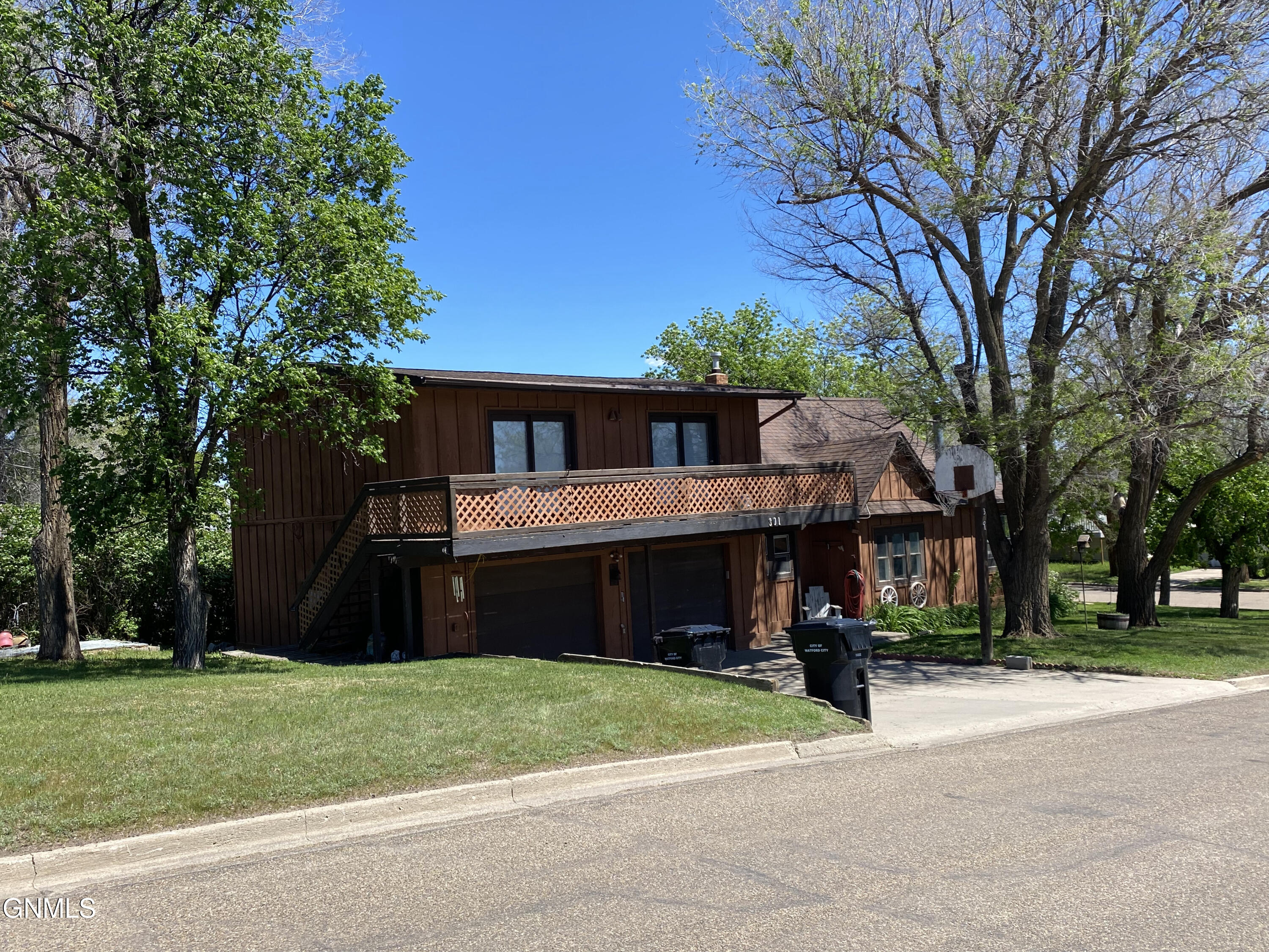 3rd St, Watford City, ND 58854