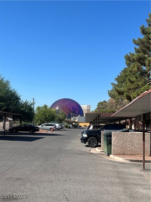 20-595 S Royal Crest Cir, Las Vegas, NV, 89169-3892 | Card Image