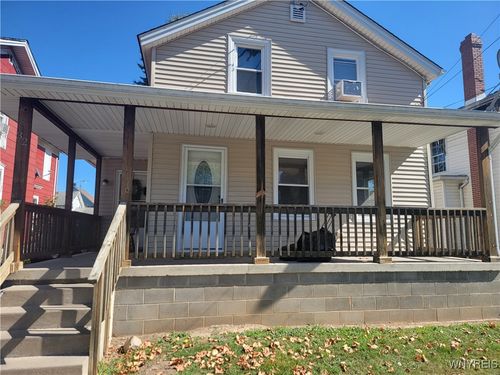 32 Webb St, Lockport, NY, 14094-4257 | Card Image
