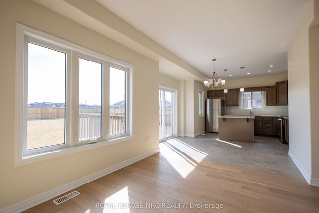 33 Cinnamon St, House other with 3 bedrooms, 3 bathrooms and 2 parking in Thorold ON | Image 6